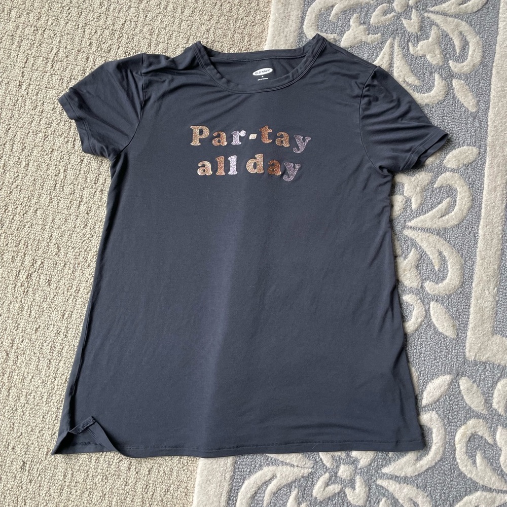 Old Navy gray tshirt